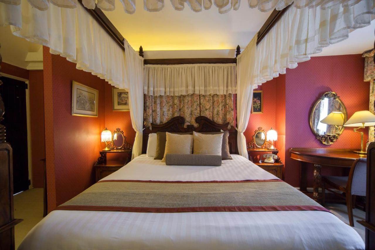 The Holt Hotel Steeple Aston Экстерьер фото