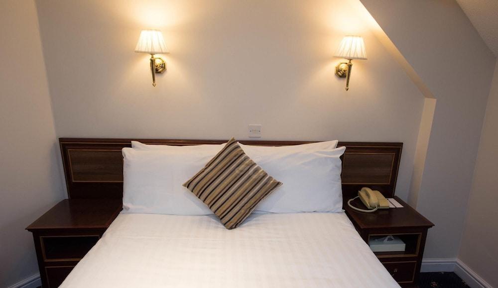 The Holt Hotel Steeple Aston Экстерьер фото