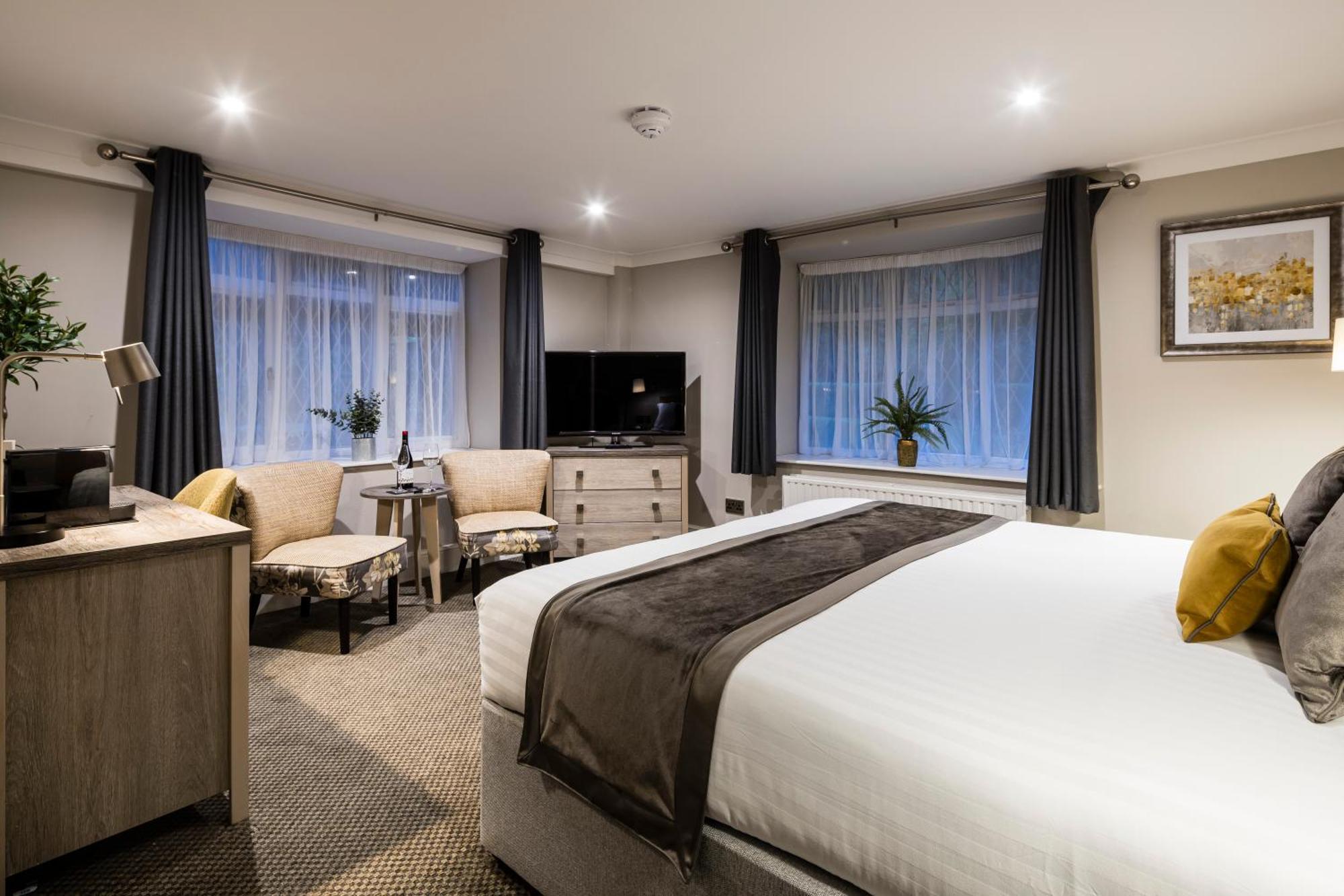 The Holt Hotel Steeple Aston Экстерьер фото