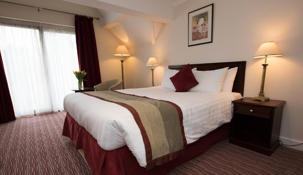 The Holt Hotel Steeple Aston Экстерьер фото