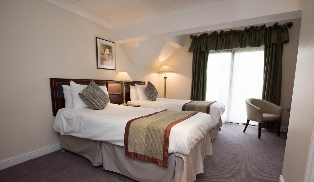 The Holt Hotel Steeple Aston Экстерьер фото