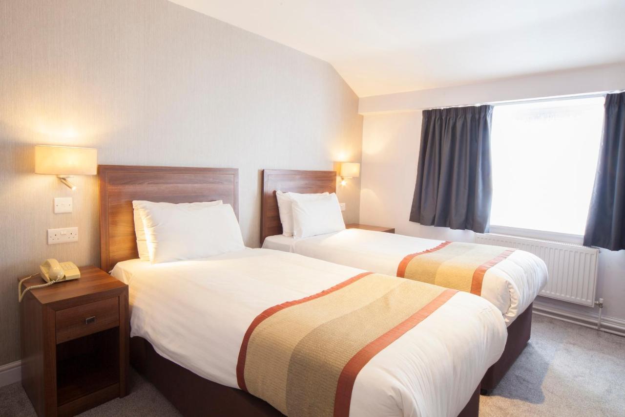 The Holt Hotel Steeple Aston Экстерьер фото