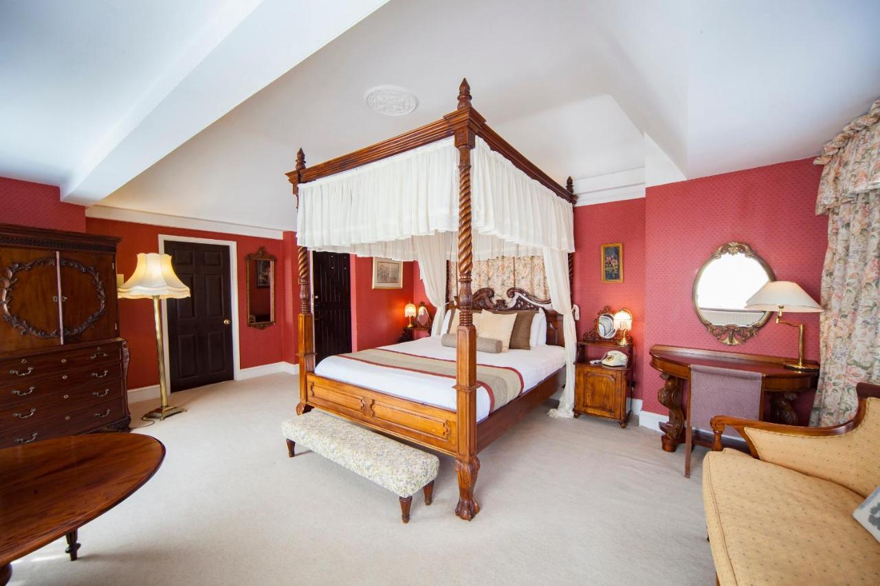 The Holt Hotel Steeple Aston Экстерьер фото